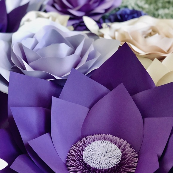 Large Paper Flower Set - Picture 4 of 7